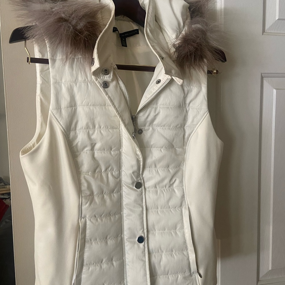 White House Black Market Cream and Brown Quilted Vest with Fur Trim